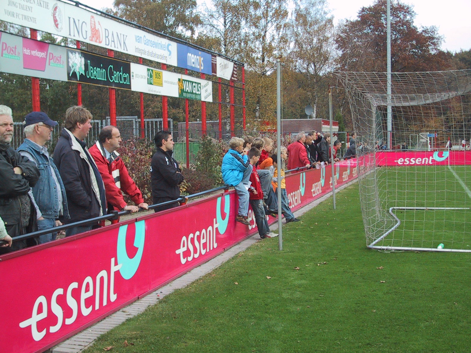 De E1 achter het Ajax doel.